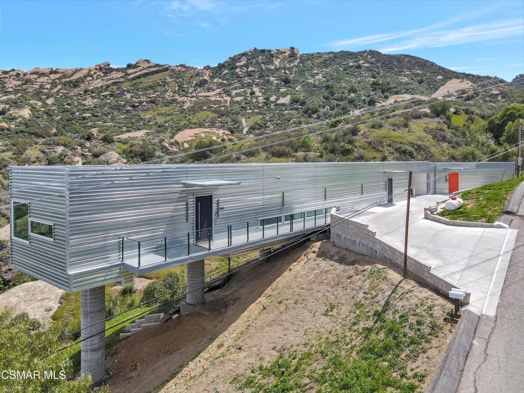 990 Alta Vista Road Simi Valley, CA 93063 - Photo 28 of 36 a view of a balcony with an outdoor seating