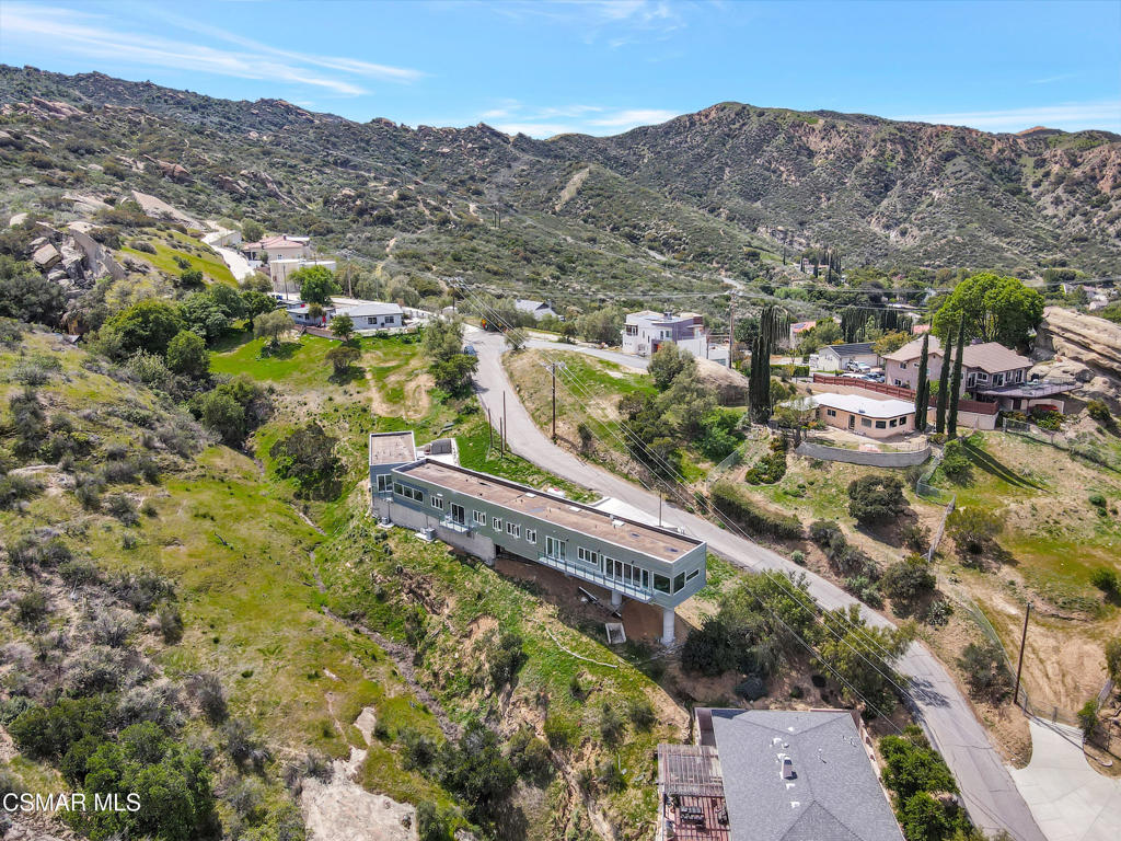 990 Alta Vista Road Simi Valley, CA 93063 - Photo 33 of 36 an aerial view of residential houses with outdoor space and trees