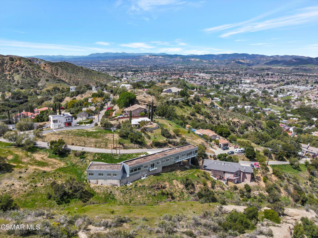 990 Alta Vista Road Simi Valley, CA 93063 - Photo 35 of 36 an aerial view of residential houses with outdoor space and trees