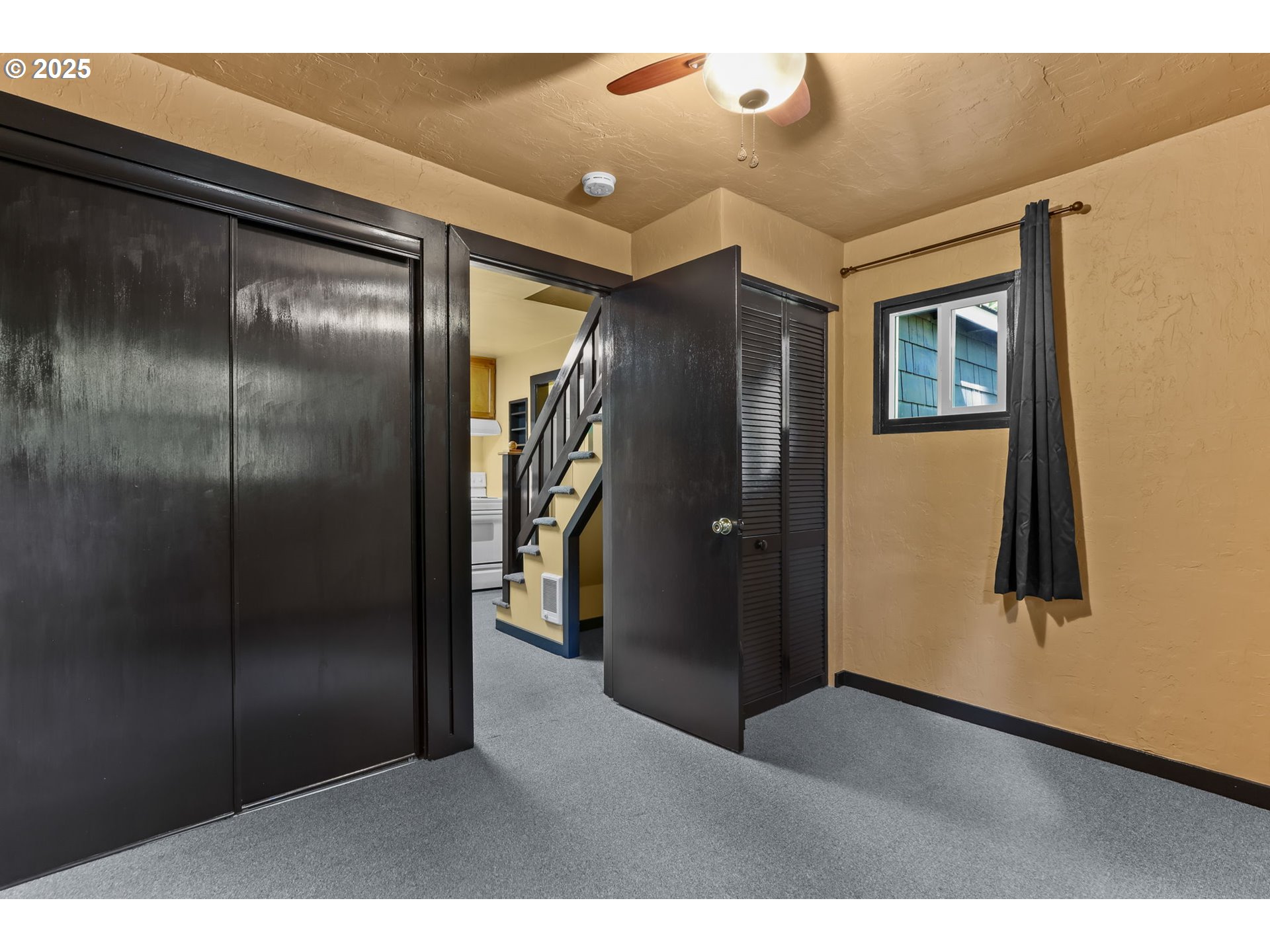 24082 East Decatur Road Welches, OR 97067 - Photo 12 of 44 a view of entryway