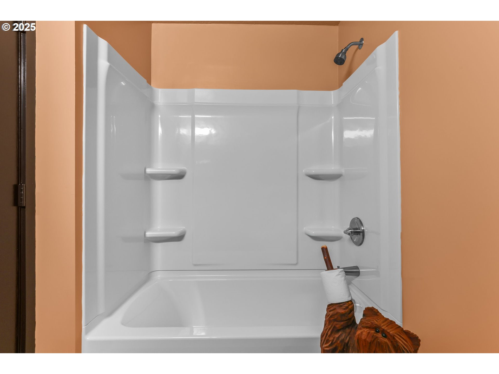 24082 East Decatur Road Welches, OR 97067 - Photo 21 of 44 a bathroom with a shower