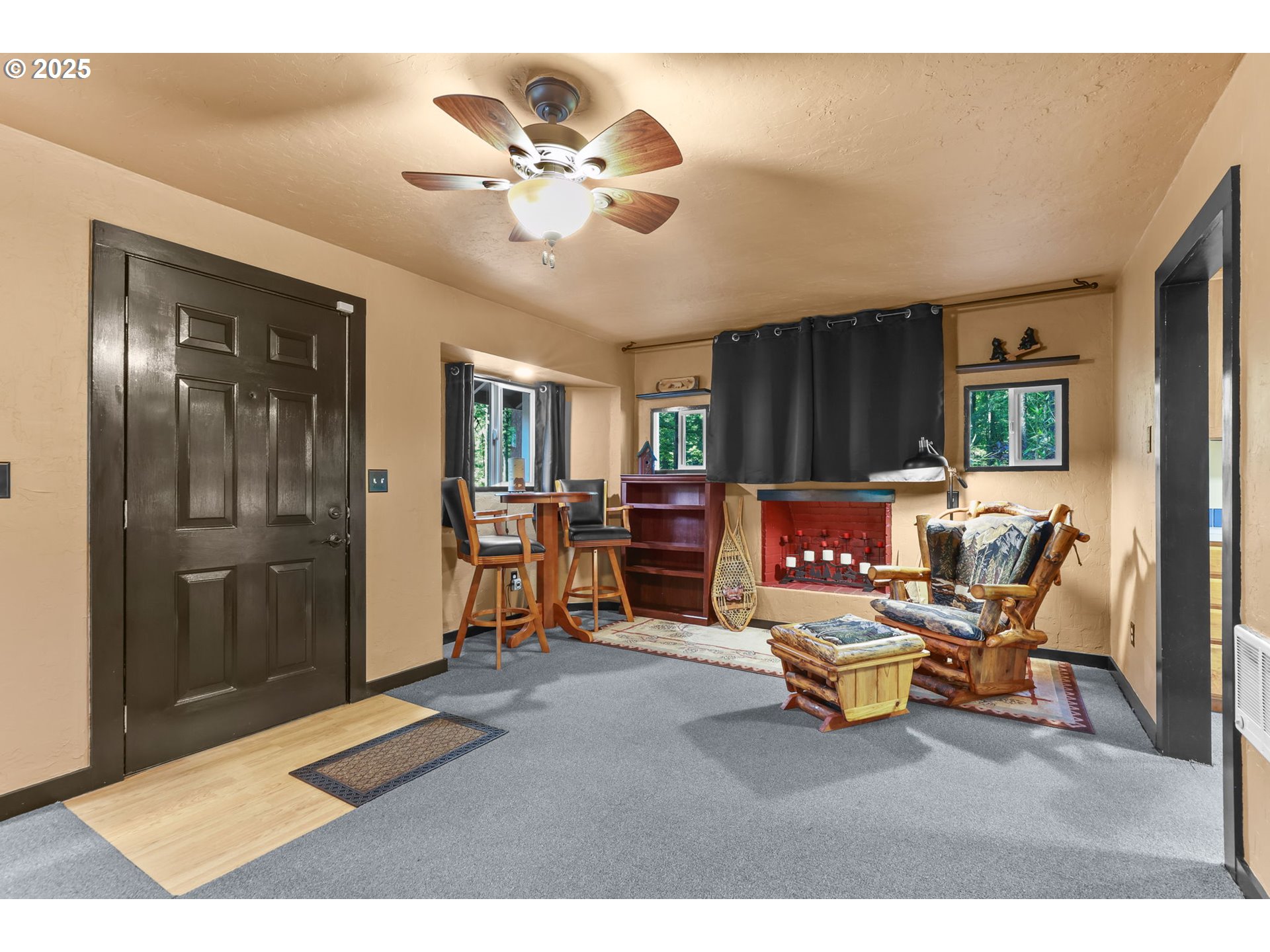 24082 East Decatur Road Welches, OR 97067 - Photo 4 of 44 a living room with furniture and wooden floor