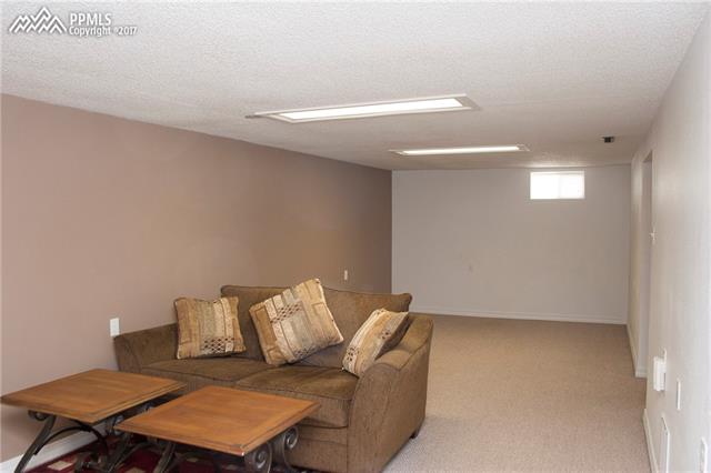2004 Winston Road Colorado Springs, CO 80909 - Photo 5 of 16