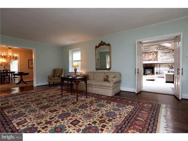 1086 Randolph Road Jenkintown, PA 19046 - Photo 6 of 25 Living Room