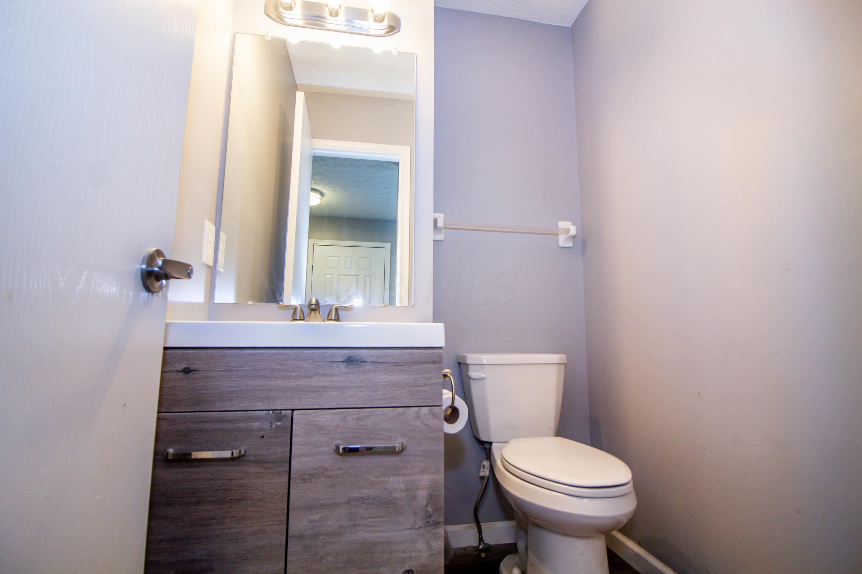 3072 Briar Ridge Road Columbus, OH 43232 - Photo 3 of 17 Gallery Image 3