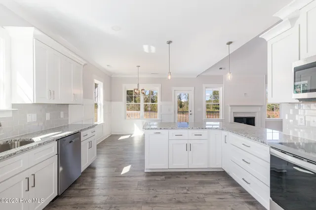 $469,400 | 289 Tee Drive, Selma, NC 27576