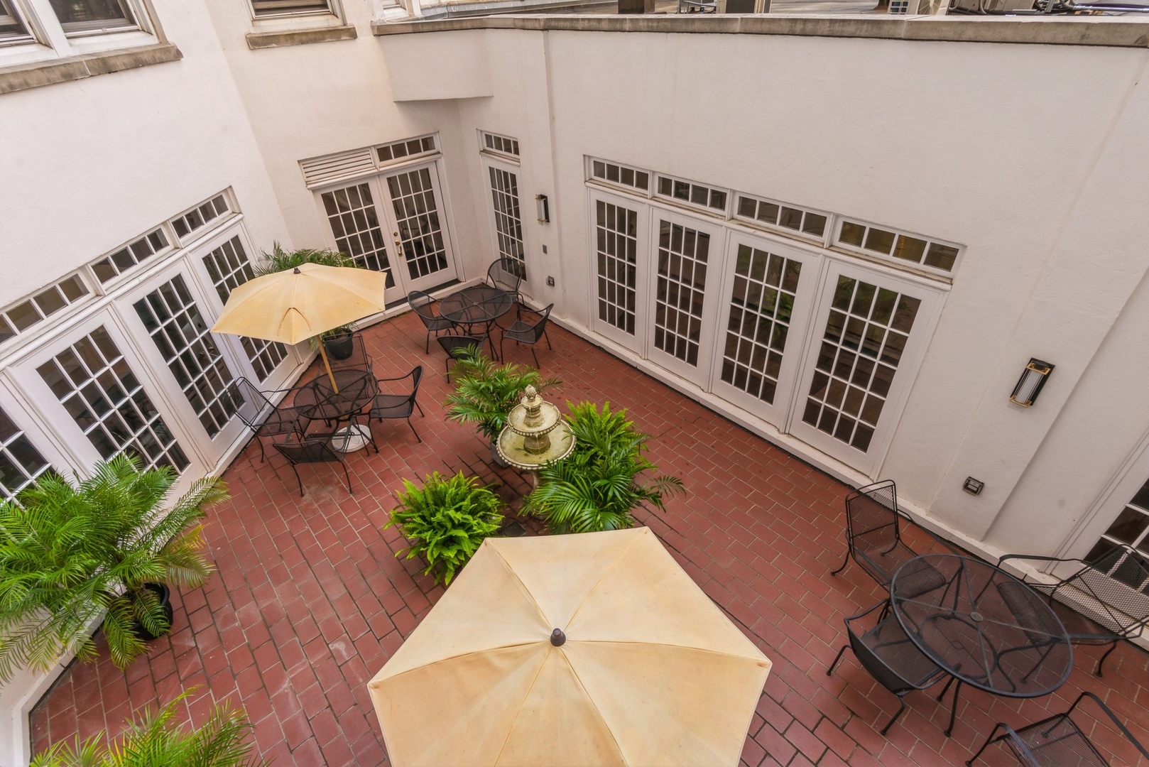 5555 North Sheridan Road, Unit 131 Chicago, IL 60640 - Photo 11 of 24 aerial view of a balcony