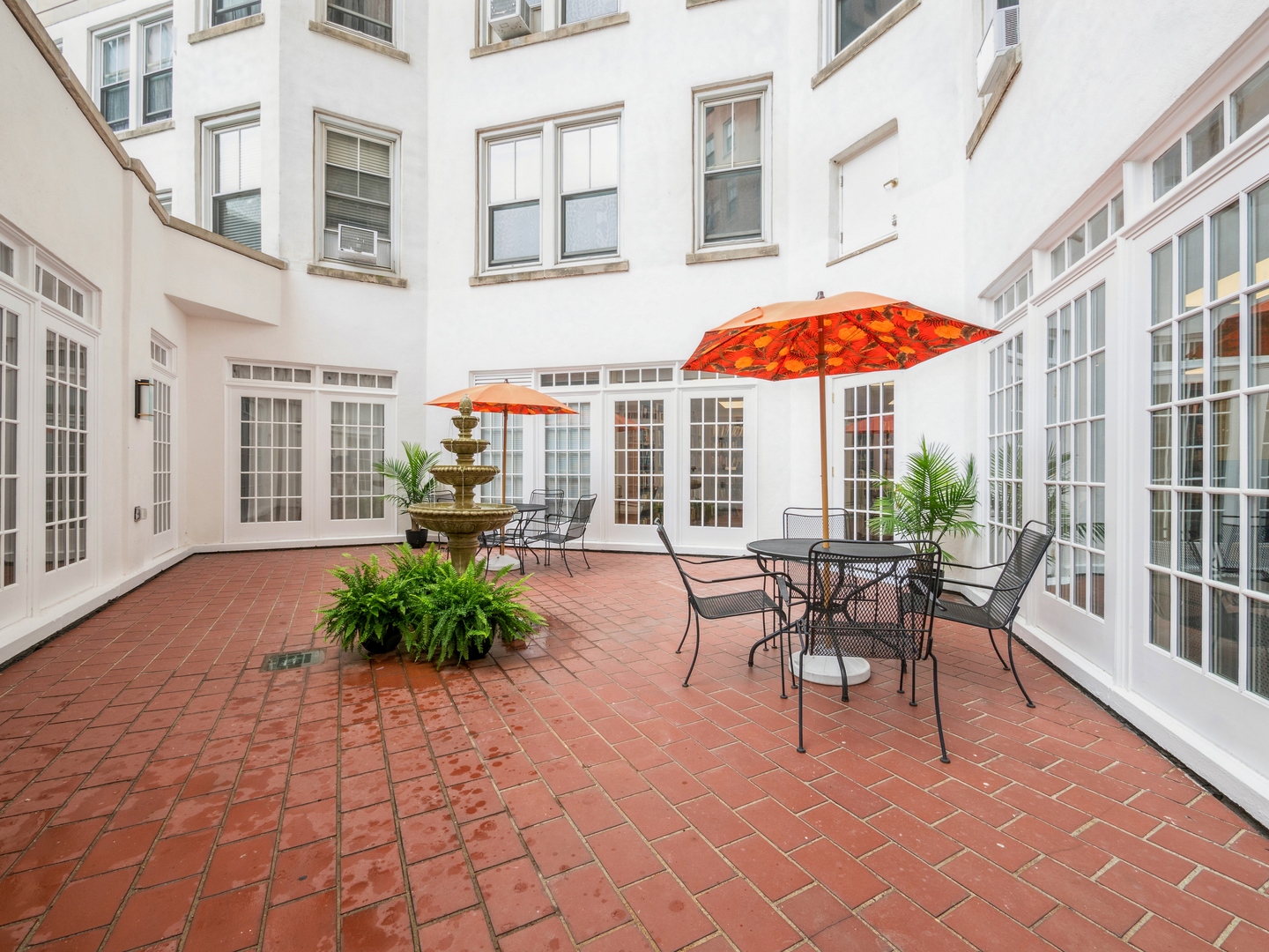 5555 North Sheridan Road, Unit 131 Chicago, IL 60640 - Photo 20 of 24 a view of a building with sitting area