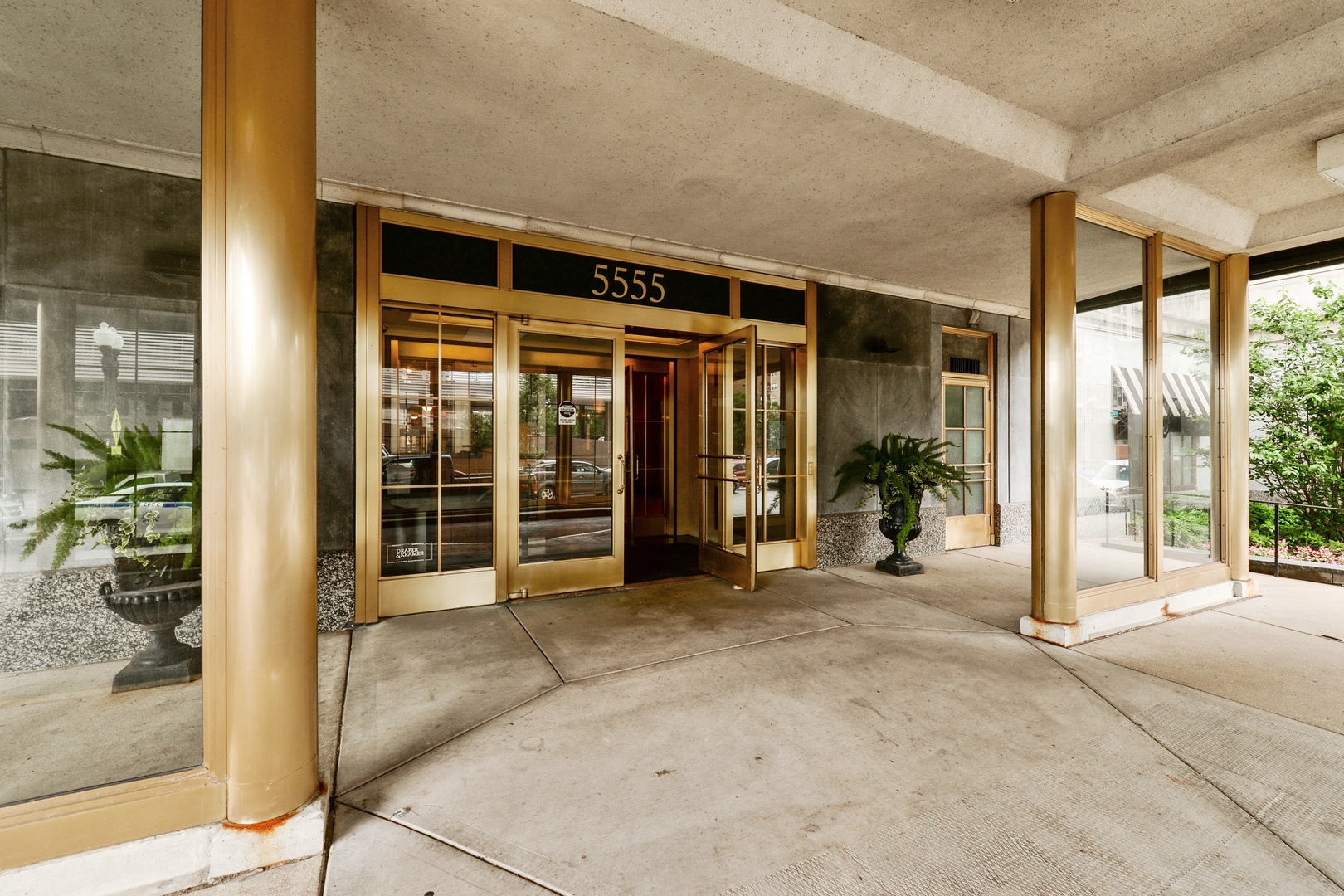 5555 North Sheridan Road, Unit 131 Chicago, IL 60640 - Photo 2 of 24 a view of a room with window