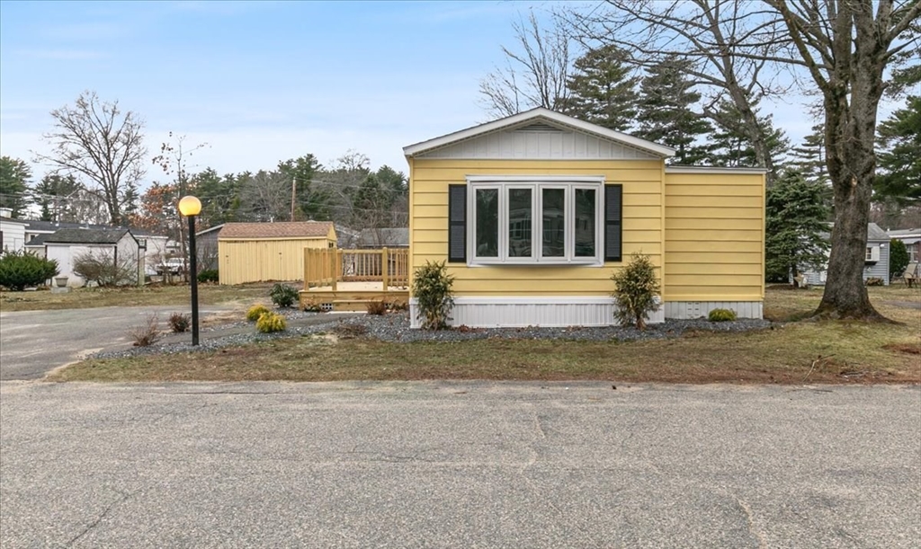 4 Lisa Circle Merrimac, MA 01860 - Photo 2 of 25