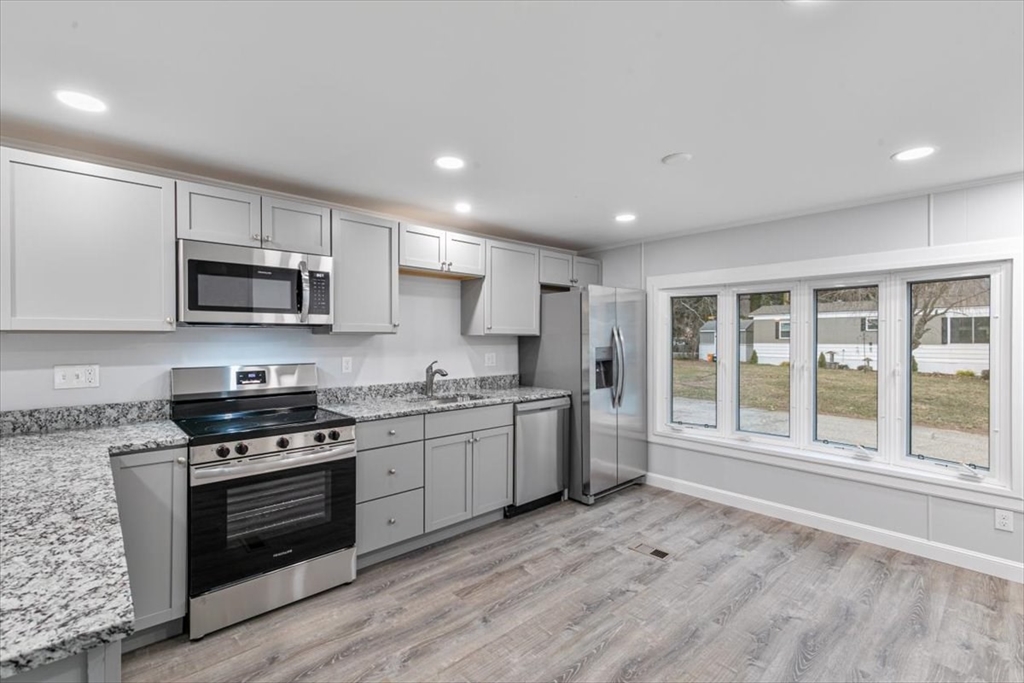 4 Lisa Circle Merrimac, MA 01860 - Photo 5 of 25