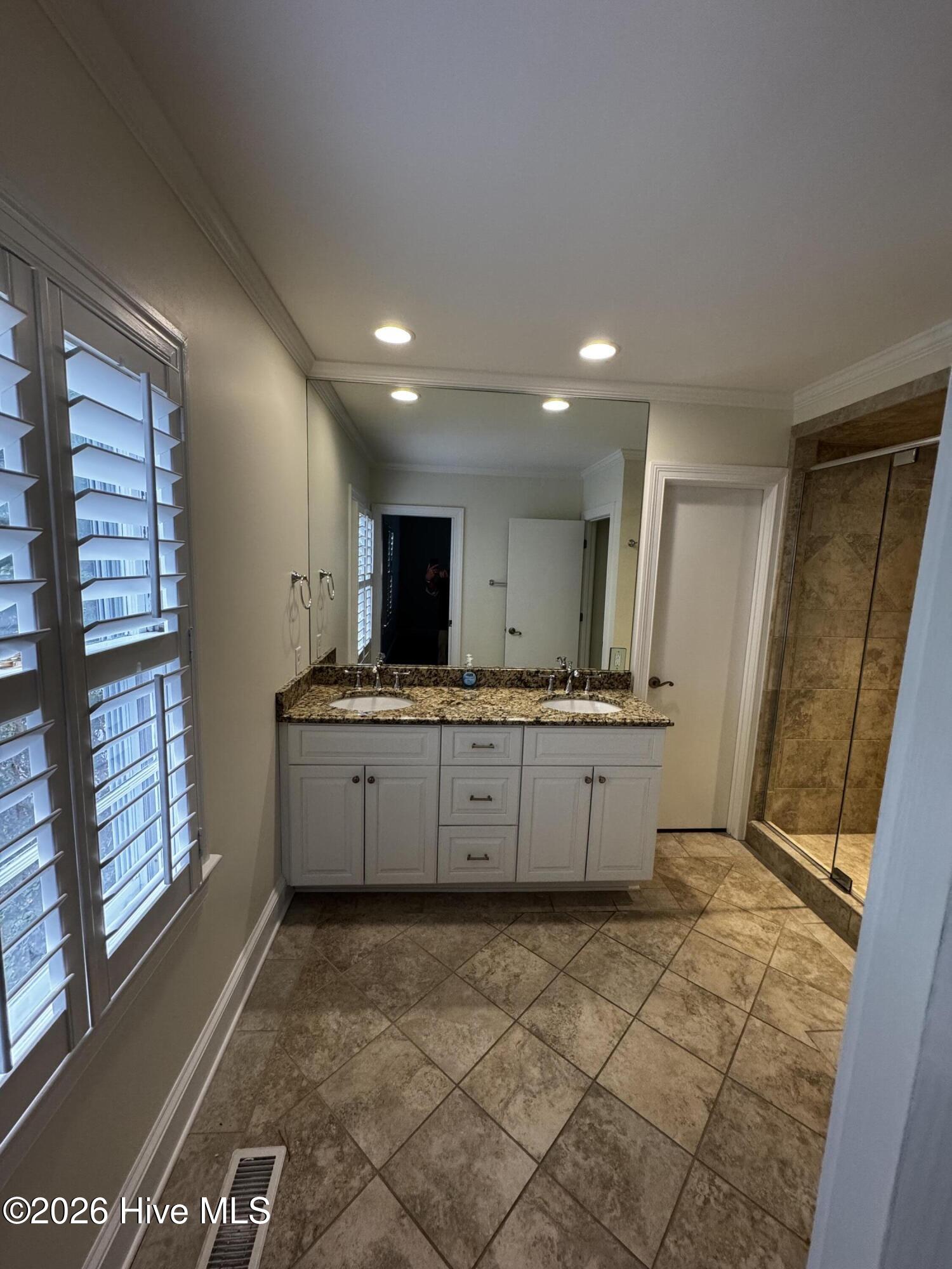 1220 Stockton Road Kinston, NC 28504 - Photo 19 of 23 Master bath