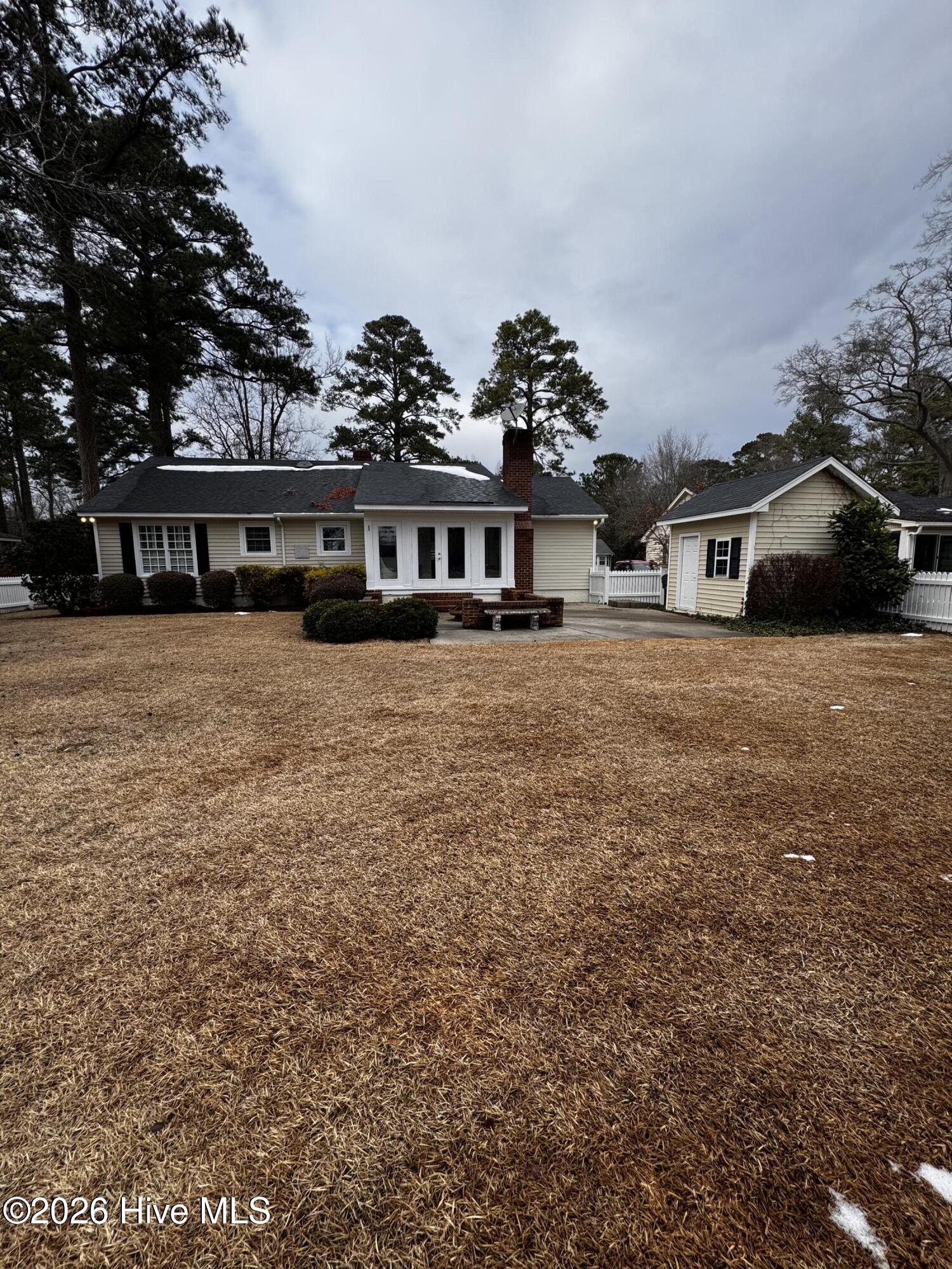 1220 Stockton Road Kinston, NC 28504 - Photo 3 of 23 Back yard