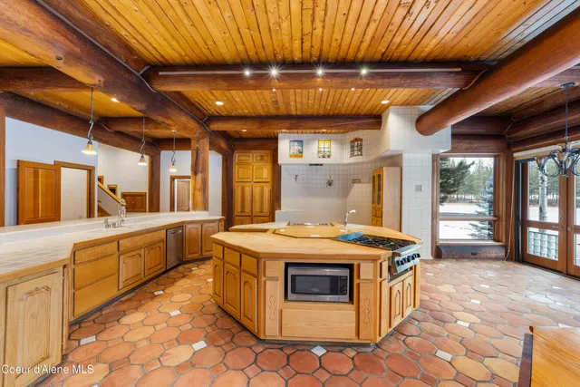 $8,500,000 | 533739 Highway 95, Bonners Ferry, ID 83805