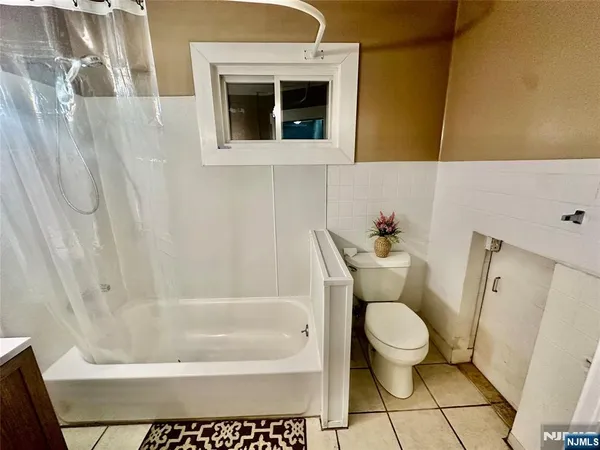 $1,650 | 546 Victory Avenue, Unit 2, Ridgefield, NJ 07657