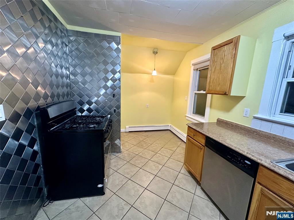 546 Victory Avenue, Unit 2 Ridgefield, NJ 07657 - Photo 7 of 14