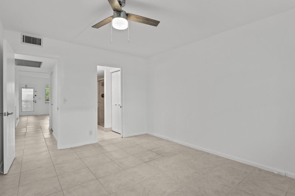 2044 Hythe A Boca Raton, FL 33434 - Photo 11 of 34 DSC04894