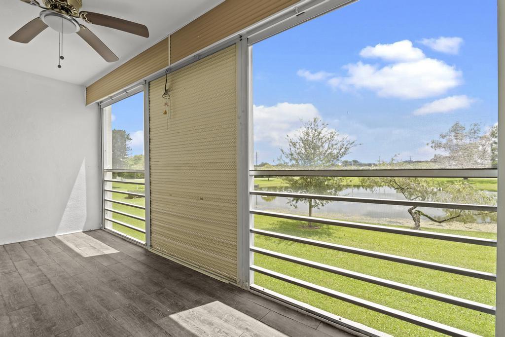 2044 Hythe A Boca Raton, FL 33434 - Photo 15 of 34 DSC04921