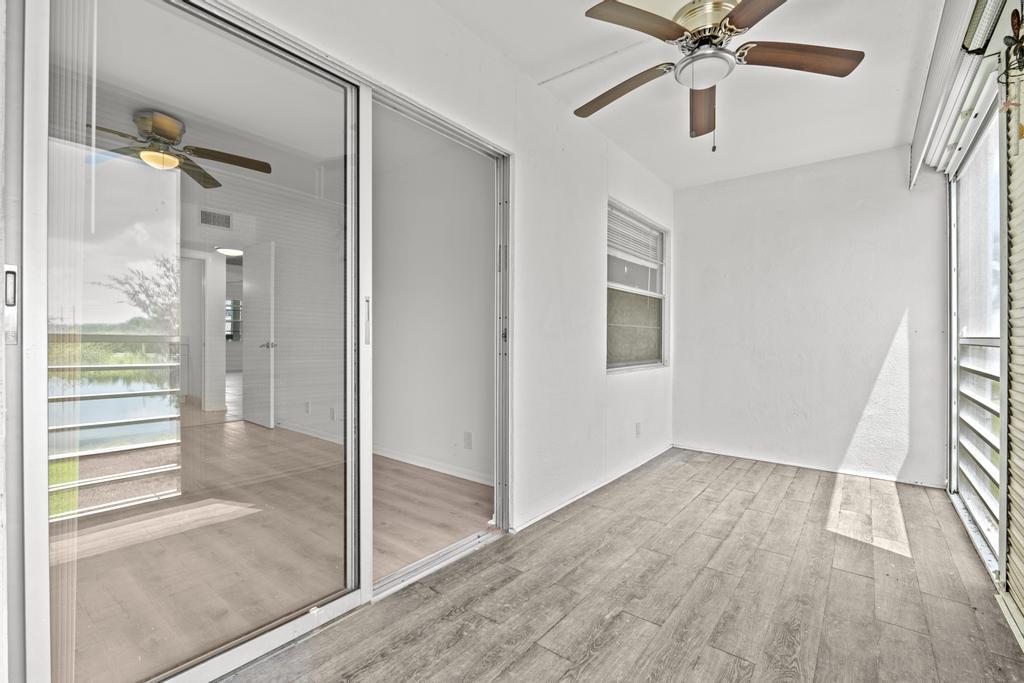 2044 Hythe A Boca Raton, FL 33434 - Photo 18 of 34 DSC04930