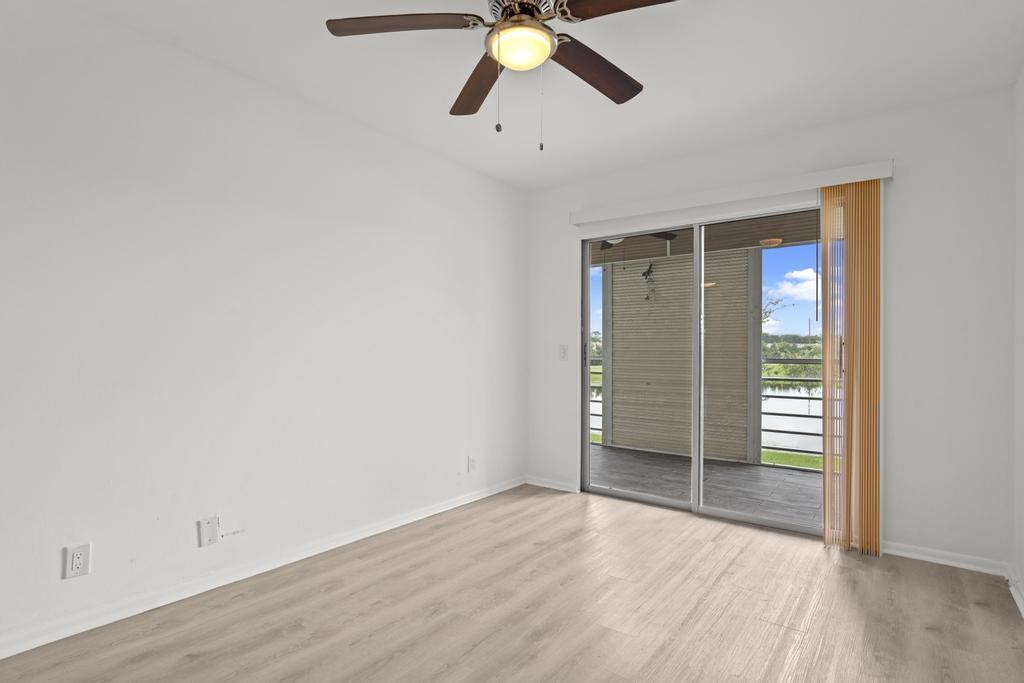 2044 Hythe A Boca Raton, FL 33434 - Photo 19 of 34 DSC04906