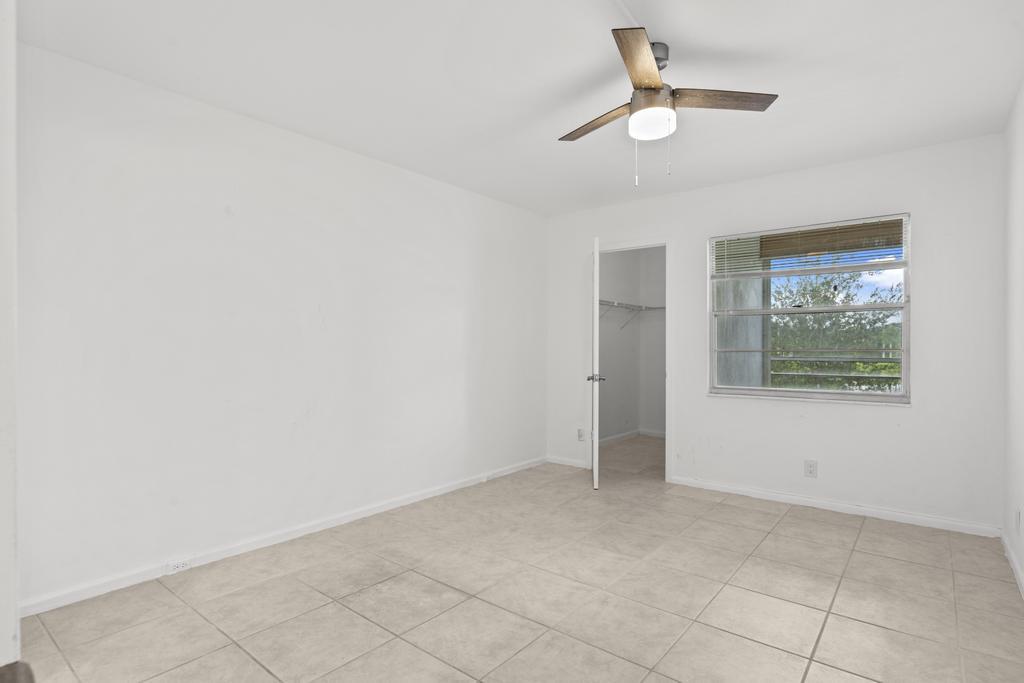 2044 Hythe A Boca Raton, FL 33434 - Photo 22 of 34 DSC04891