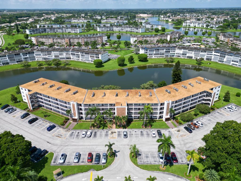 2044 Hythe A Boca Raton, FL 33434 - Photo 30 of 34 DJI_0823