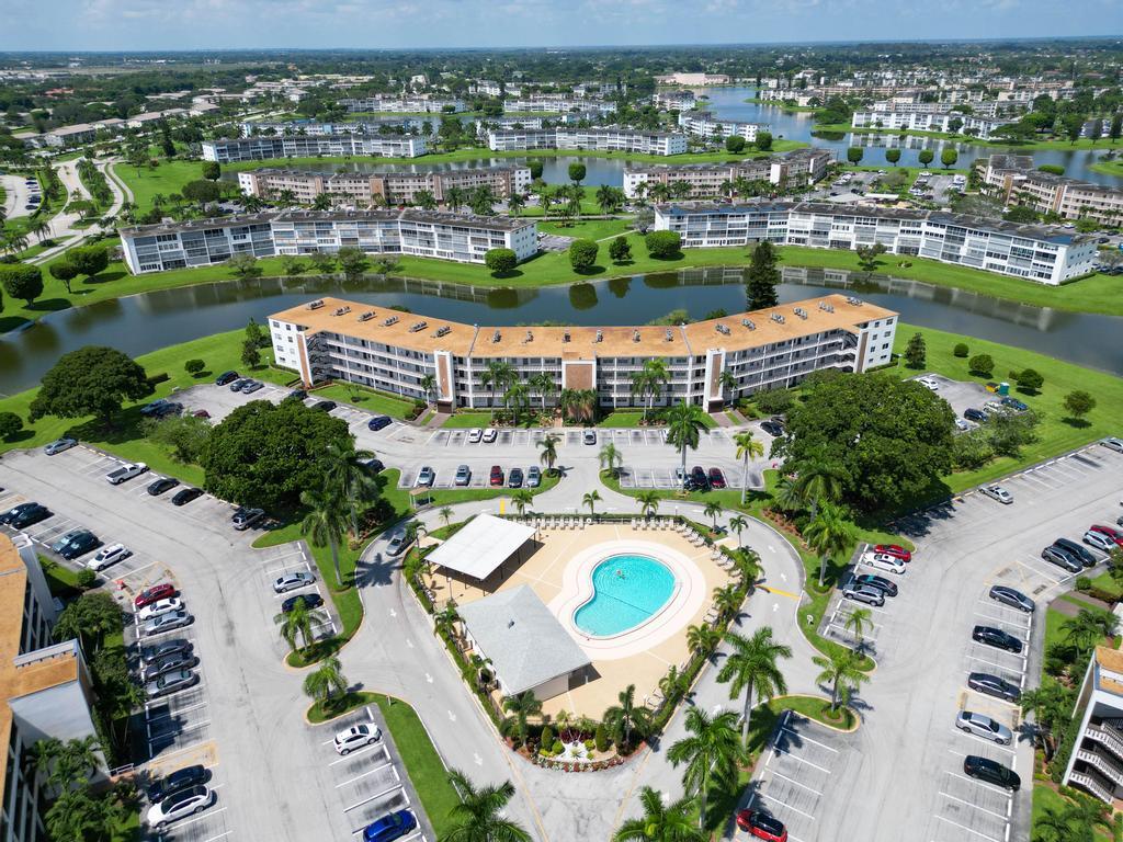 2044 Hythe A Boca Raton, FL 33434 - Photo 3 of 34 DJI_0824