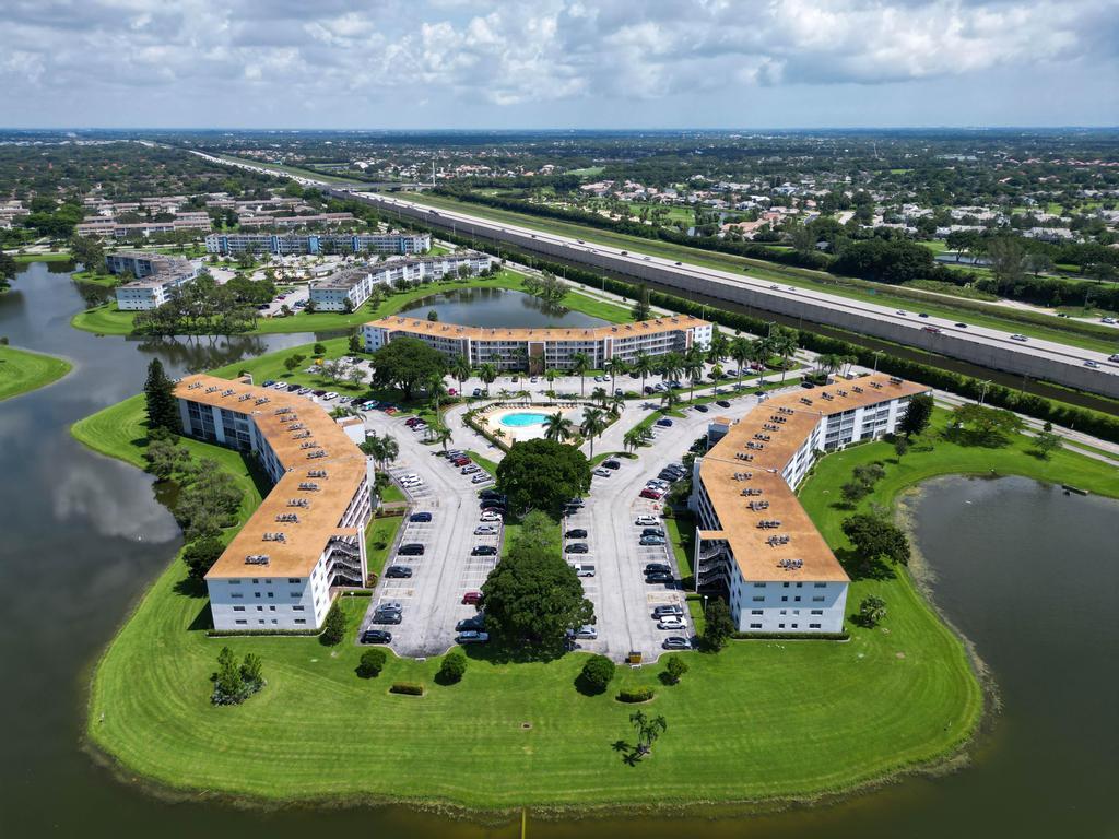 2044 Hythe A Boca Raton, FL 33434 - Photo 32 of 34 DJI_0830