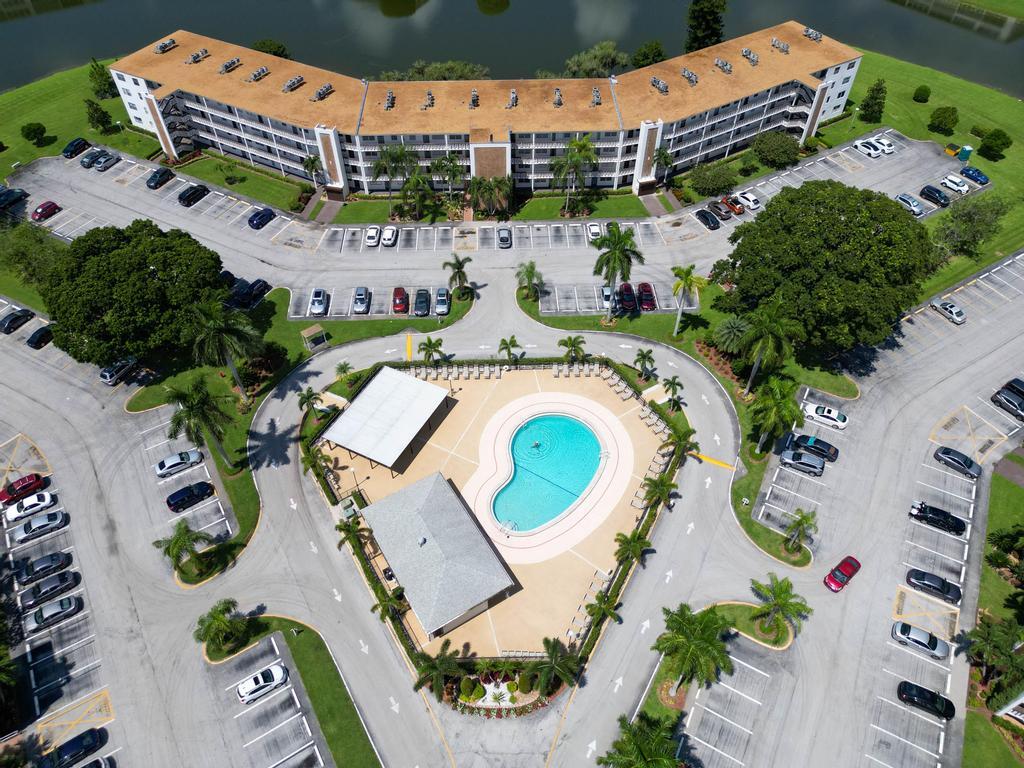 2044 Hythe A Boca Raton, FL 33434 - Photo 33 of 34 DJI_0832
