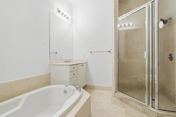 $4,000 | 801 South Olive Avenue, Unit 425, West Palm Beach, FL 33401