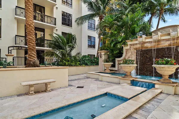 $4,000 | 801 South Olive Avenue, Unit 425, West Palm Beach, FL 33401