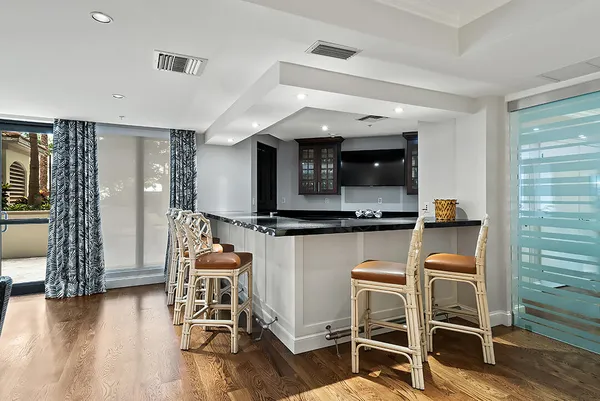 $4,000 | 801 South Olive Avenue, Unit 425, West Palm Beach, FL 33401