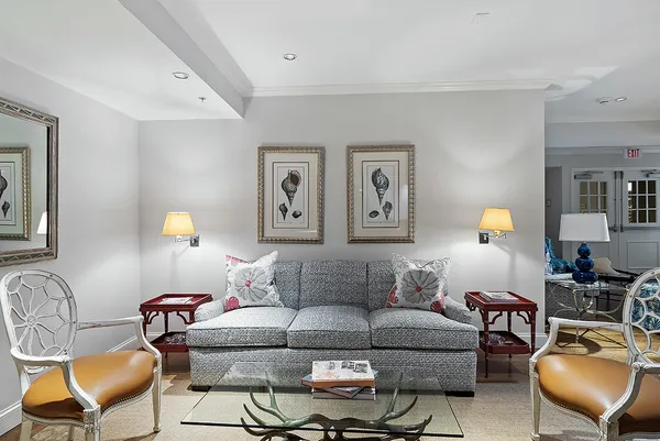 $4,000 | 801 South Olive Avenue, Unit 425, West Palm Beach, FL 33401