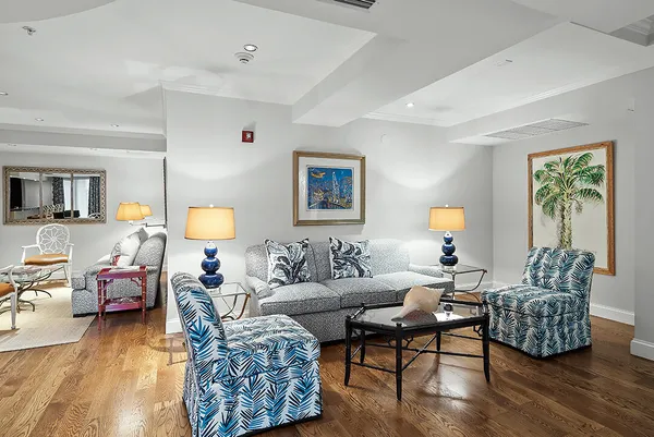 $4,000 | 801 South Olive Avenue, Unit 425, West Palm Beach, FL 33401