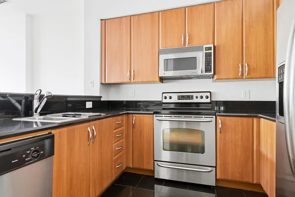 $4,000 | 801 South Olive Avenue, Unit 425, West Palm Beach, FL 33401