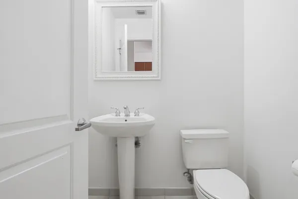 $4,000 | 801 South Olive Avenue, Unit 425, West Palm Beach, FL 33401