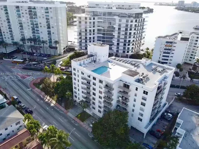 $3,500 | 6801 Indian Creek Drive, Unit 304, Miami Beach, FL 33141