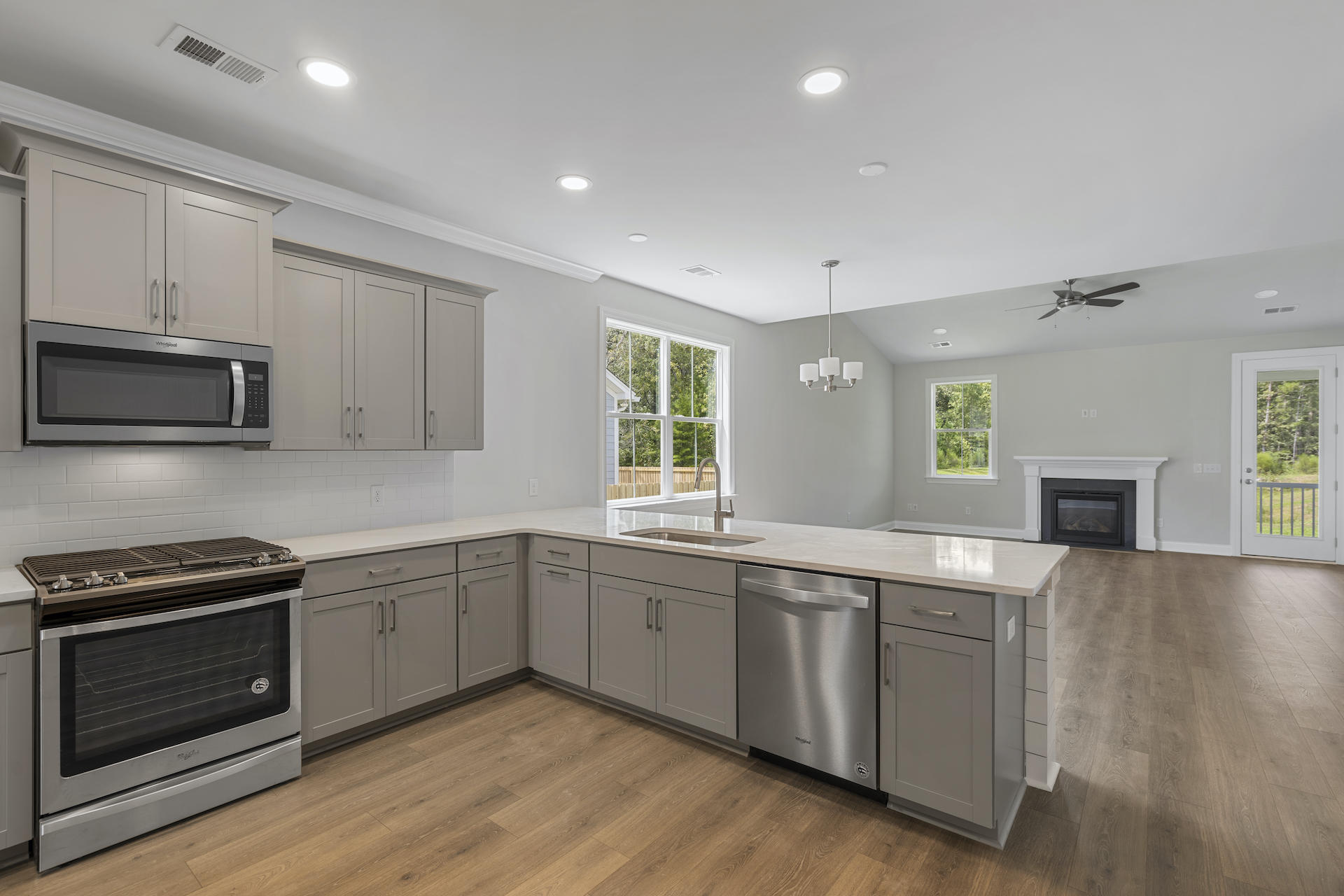 149 Boots Branch Road Summerville, SC 29485 - Photo 12 of 40 Kitchen
