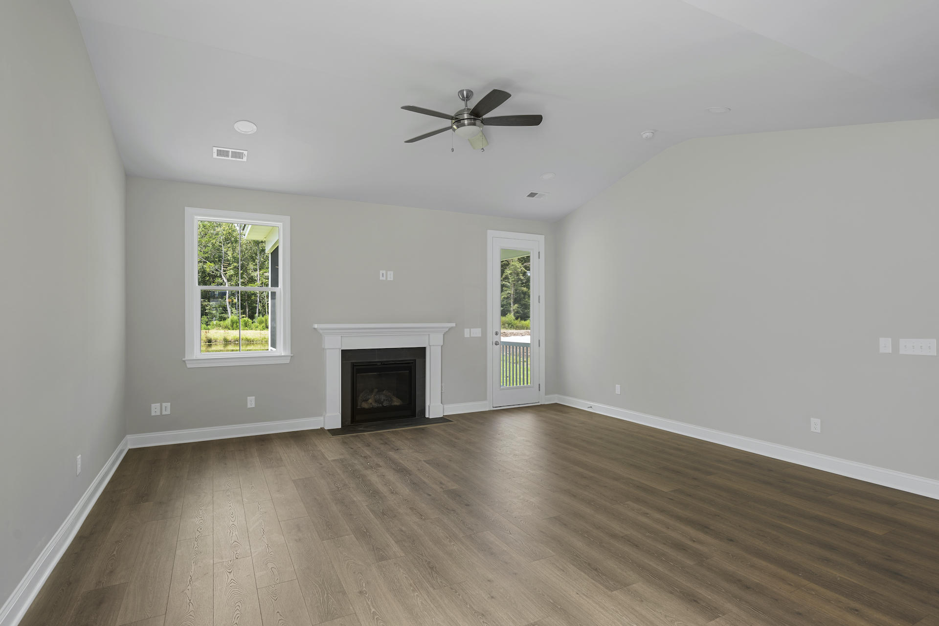 149 Boots Branch Road Summerville, SC 29485 - Photo 13 of 40 Family Room with Vaulted Ceiling