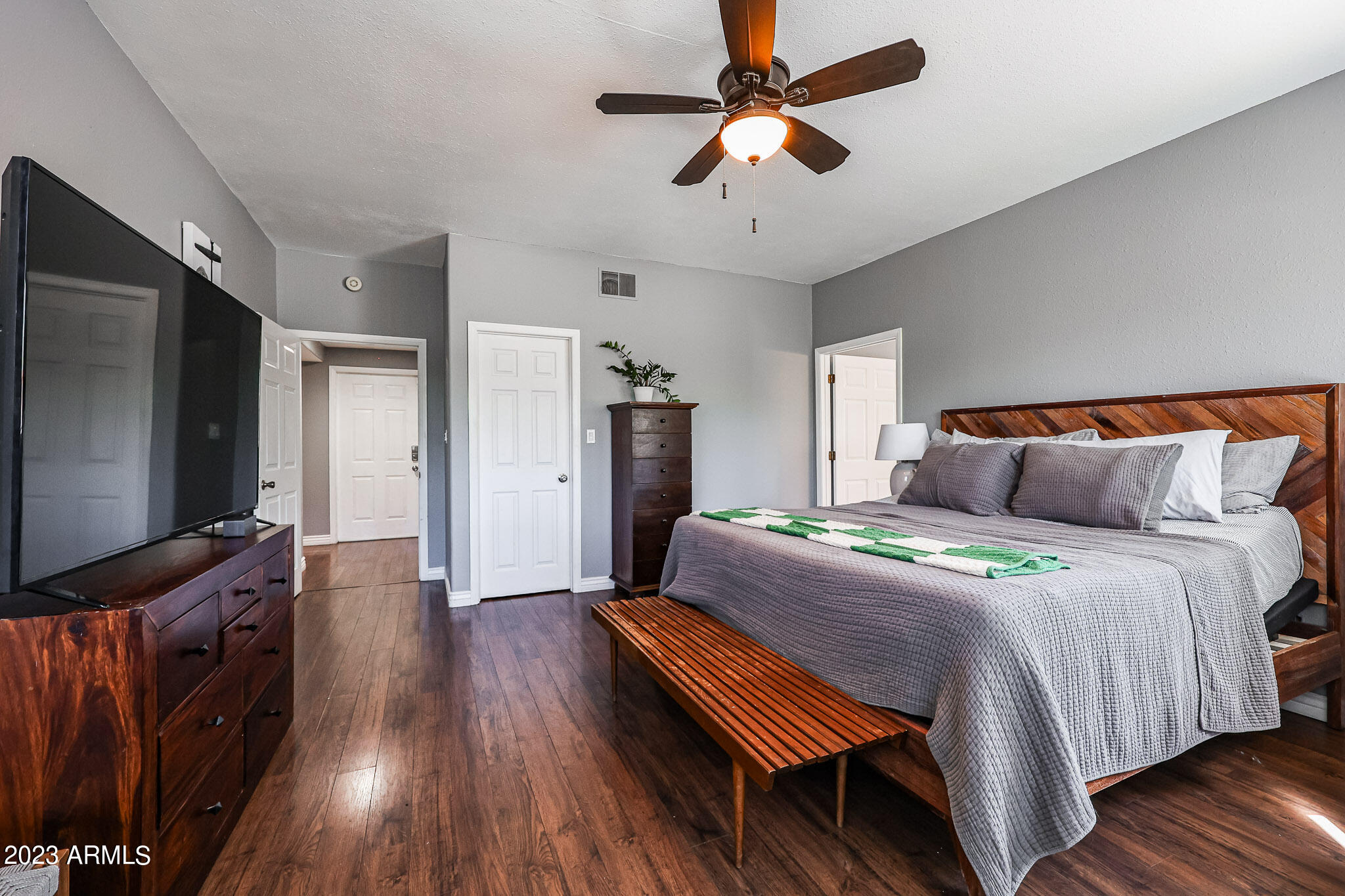 1102 East Roberts Road Phoenix, AZ 85022 - Photo 11 of 44 B (27)