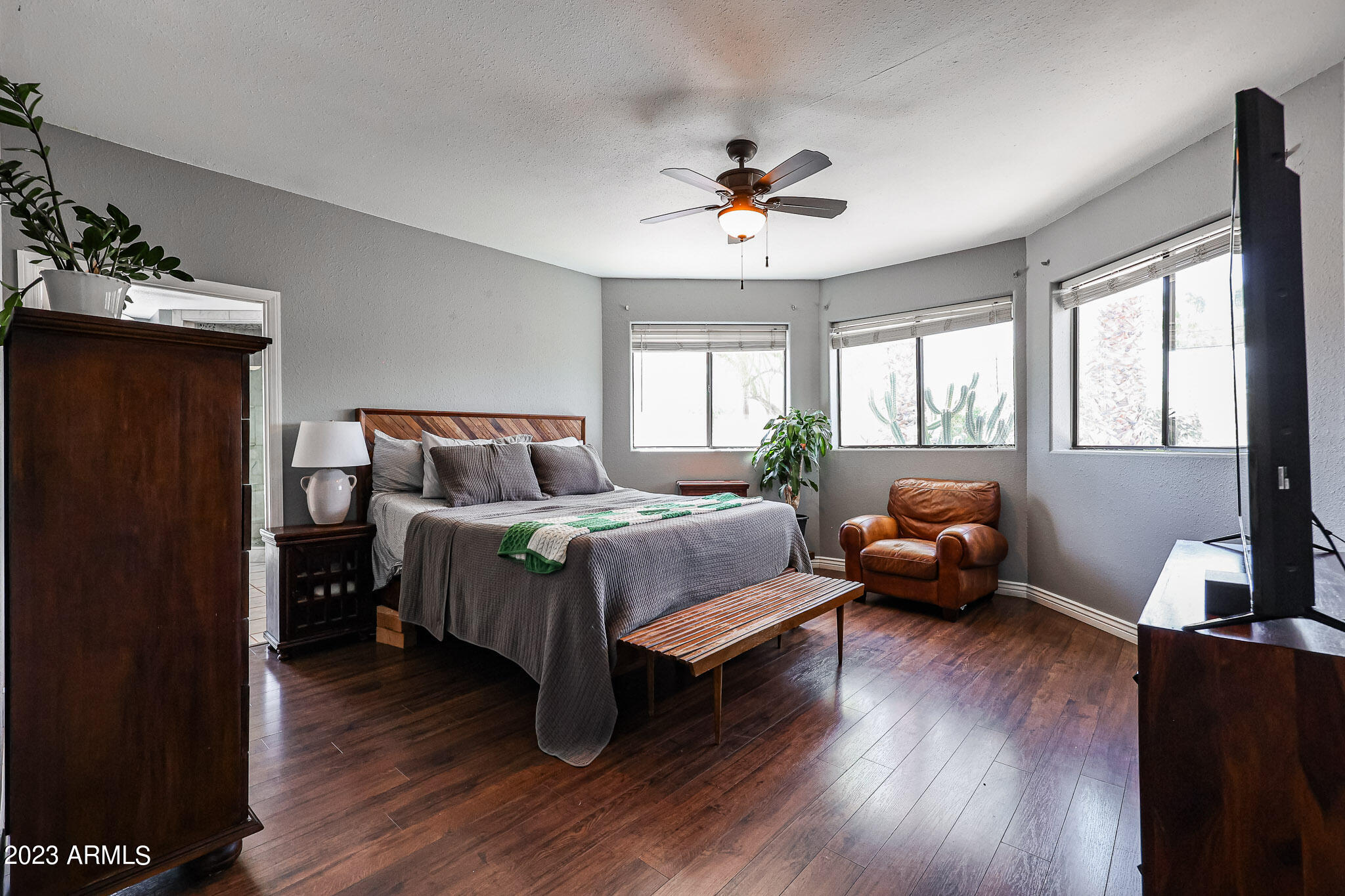 1102 East Roberts Road Phoenix, AZ 85022 - Photo 13 of 44 B (25)