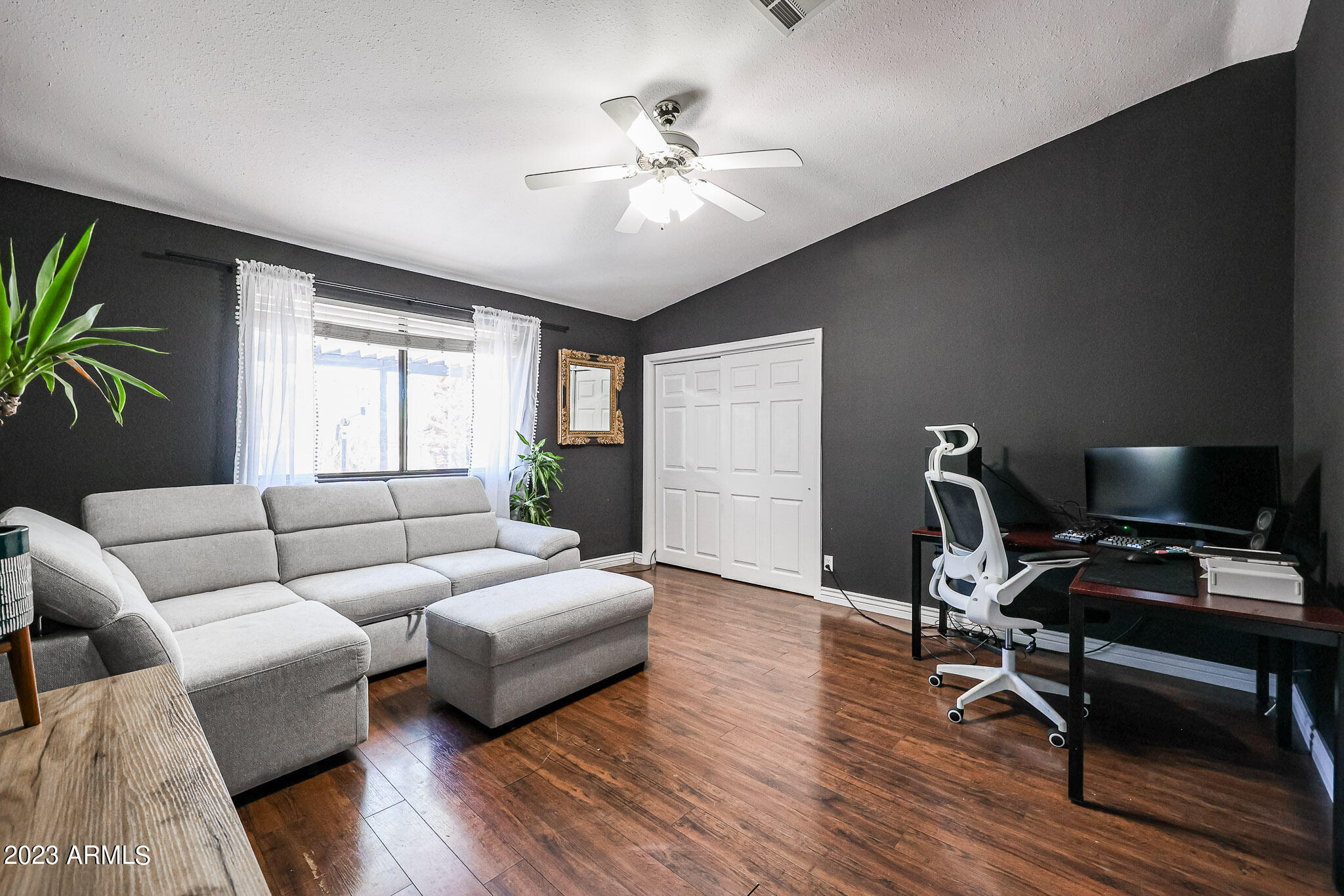 1102 East Roberts Road Phoenix, AZ 85022 - Photo 14 of 44 B (23)