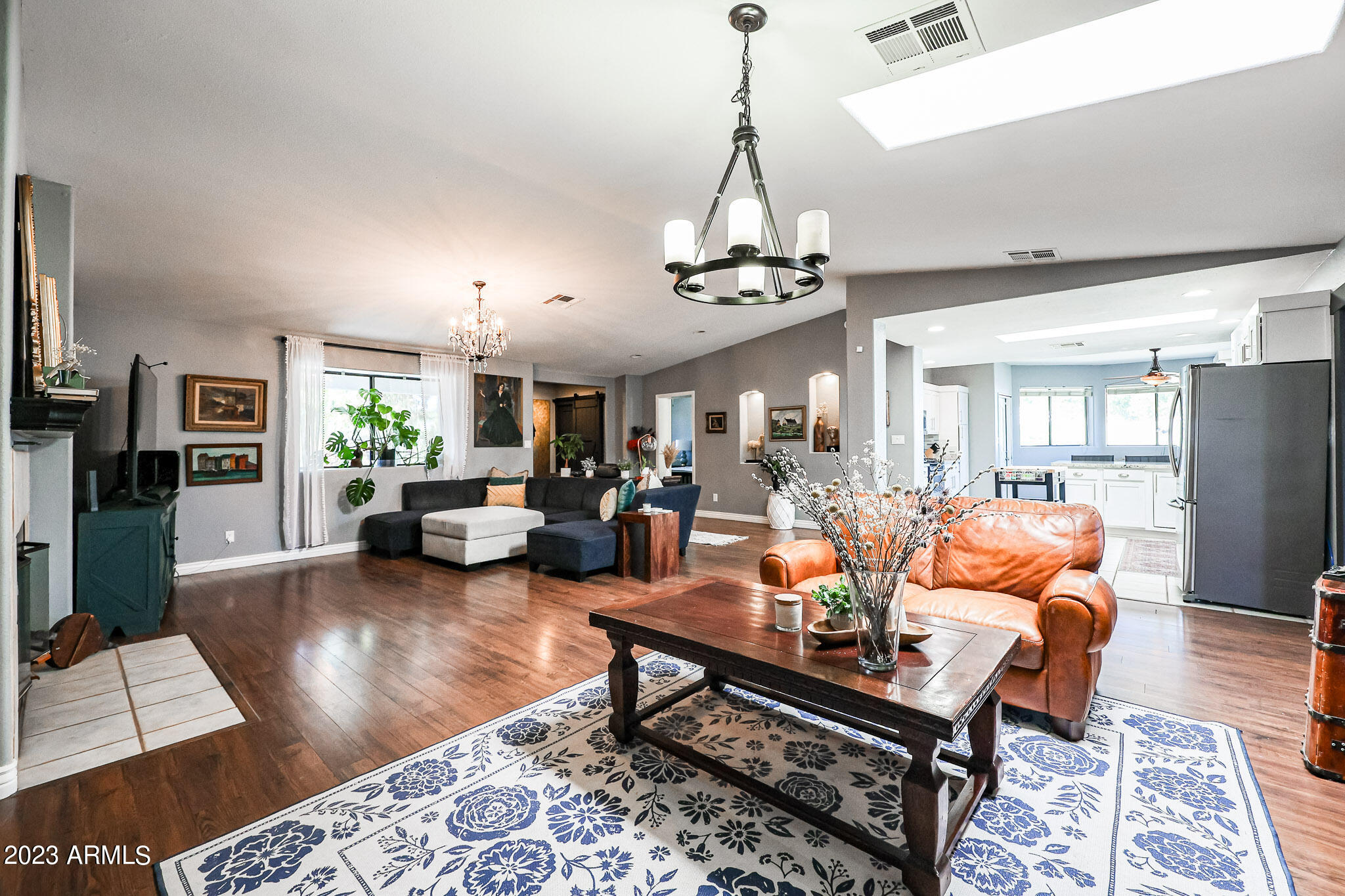 1102 East Roberts Road Phoenix, AZ 85022 - Photo 2 of 44 B (5)