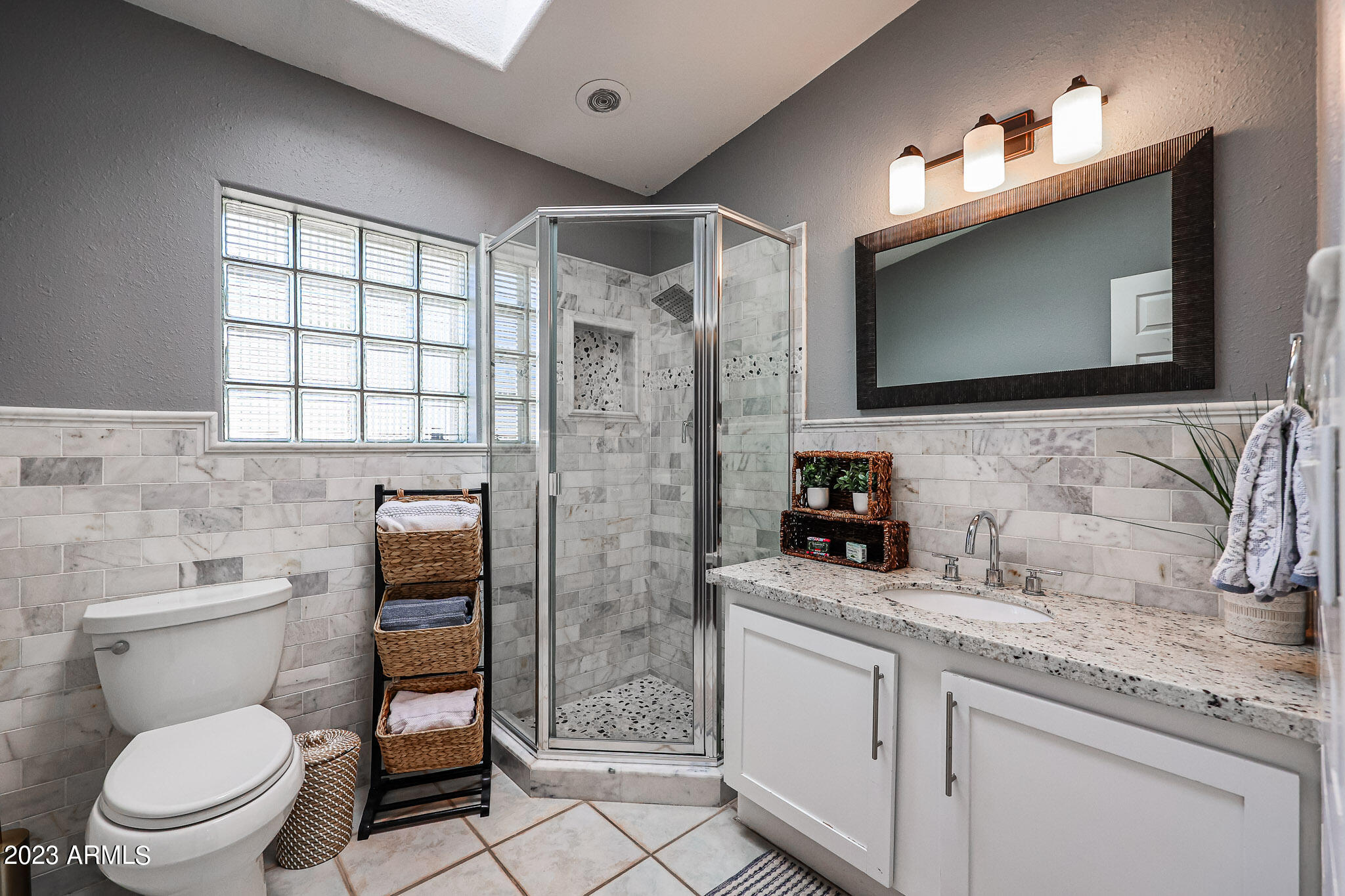 1102 East Roberts Road Phoenix, AZ 85022 - Photo 3 of 44 B (21)