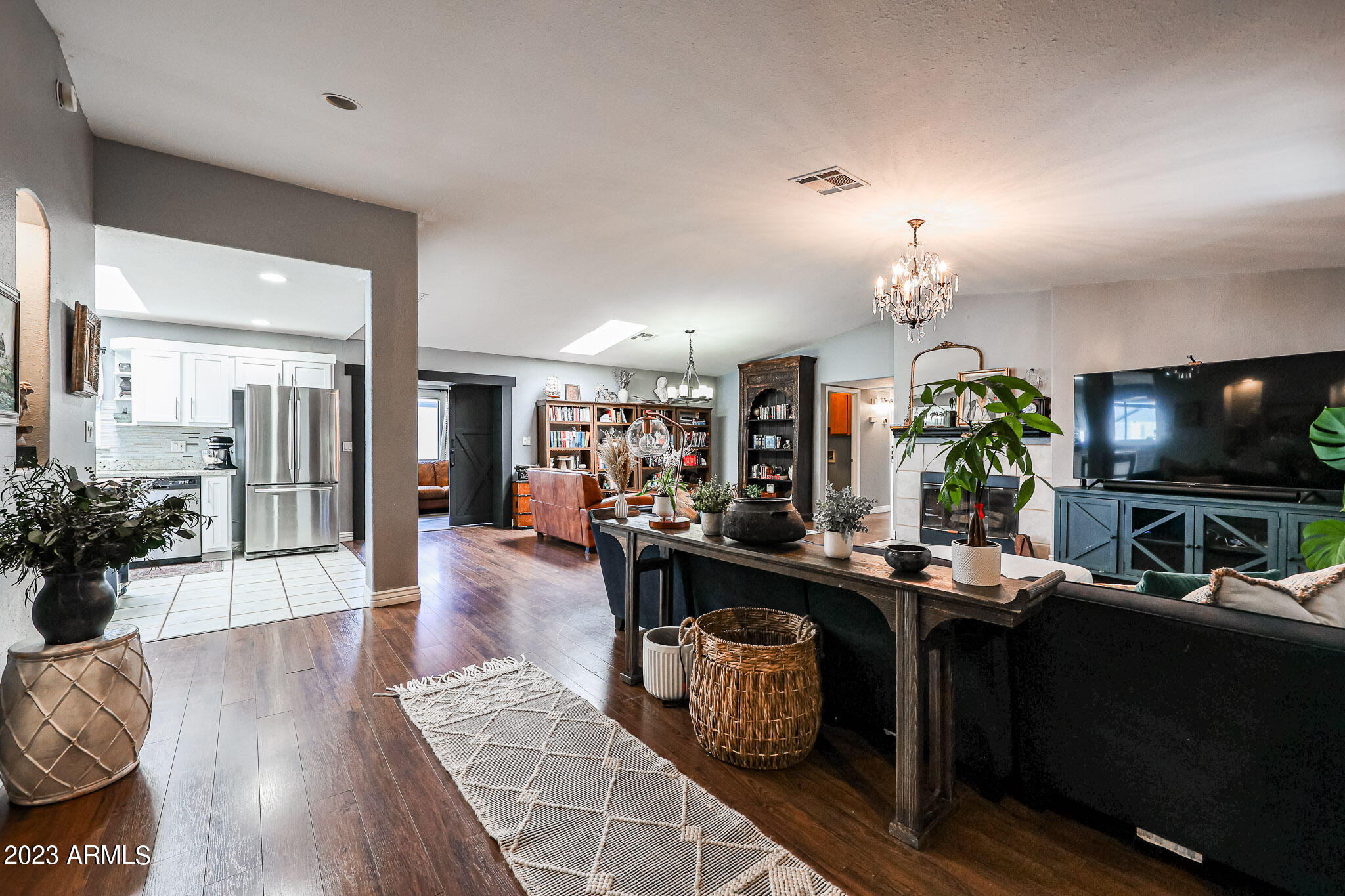 1102 East Roberts Road Phoenix, AZ 85022 - Photo 7 of 44 B (6)