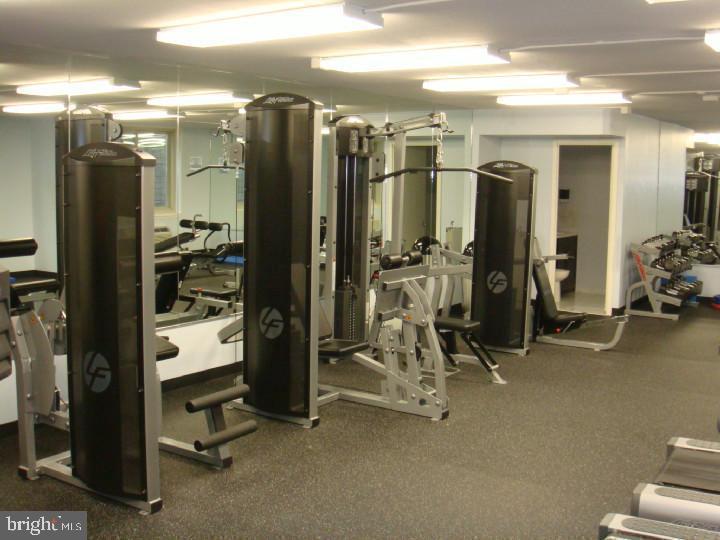 1919 Chestnut Street, Unit 714 Philadelphia, PA 19103 - Photo 16 of 18