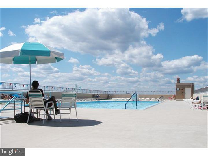 1919 Chestnut Street, Unit 714 Philadelphia, PA 19103 - Photo 17 of 18