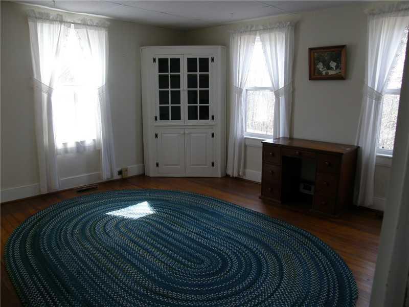 737 Gardiner Road Wiscasset, ME 04578 - Photo 7 of 12 Den/Family/Great Room.