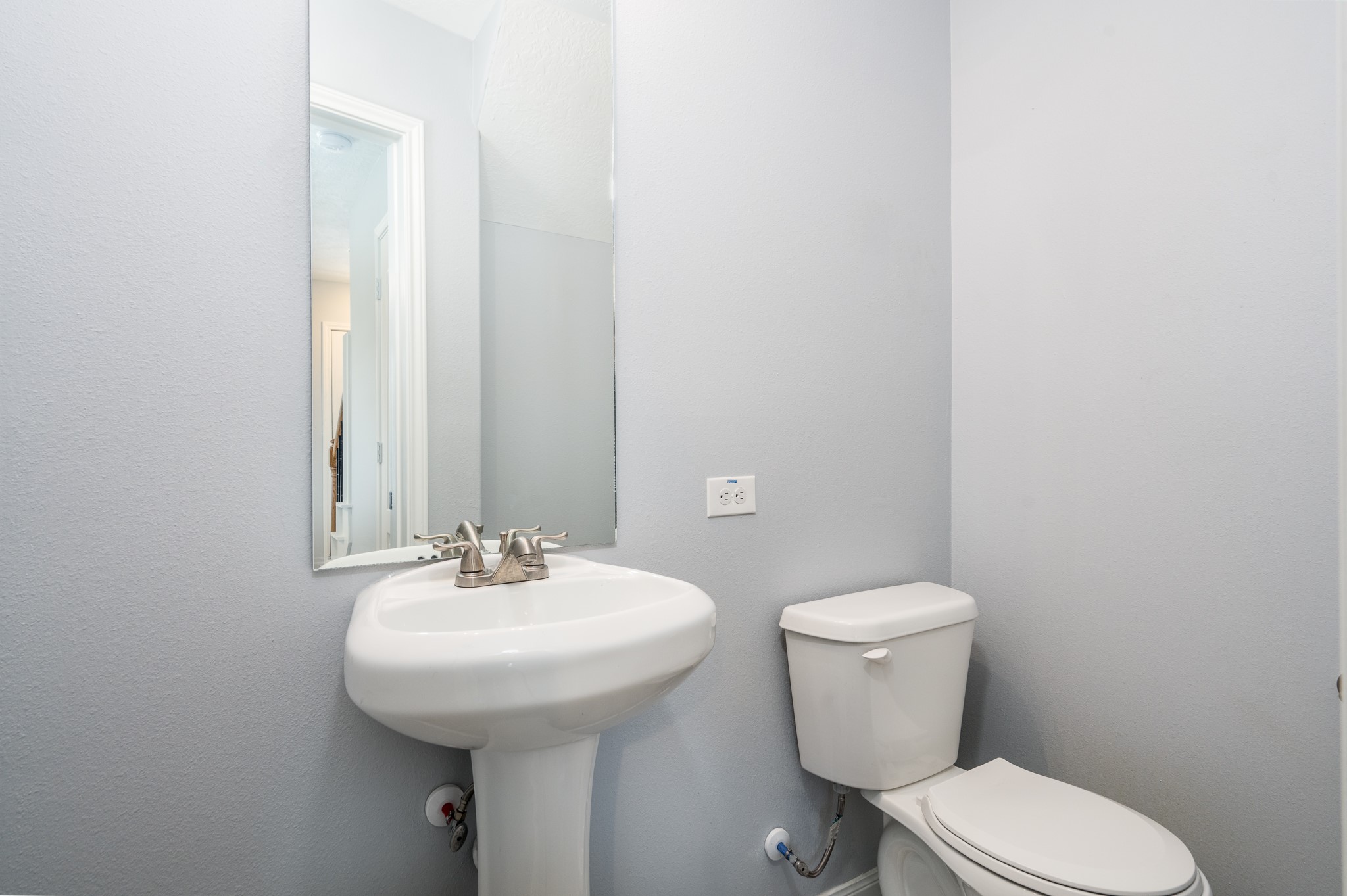 207 North Poplar Street, Unit B Tomball, TX 77375 - Photo 11 of 21 1/2 bath