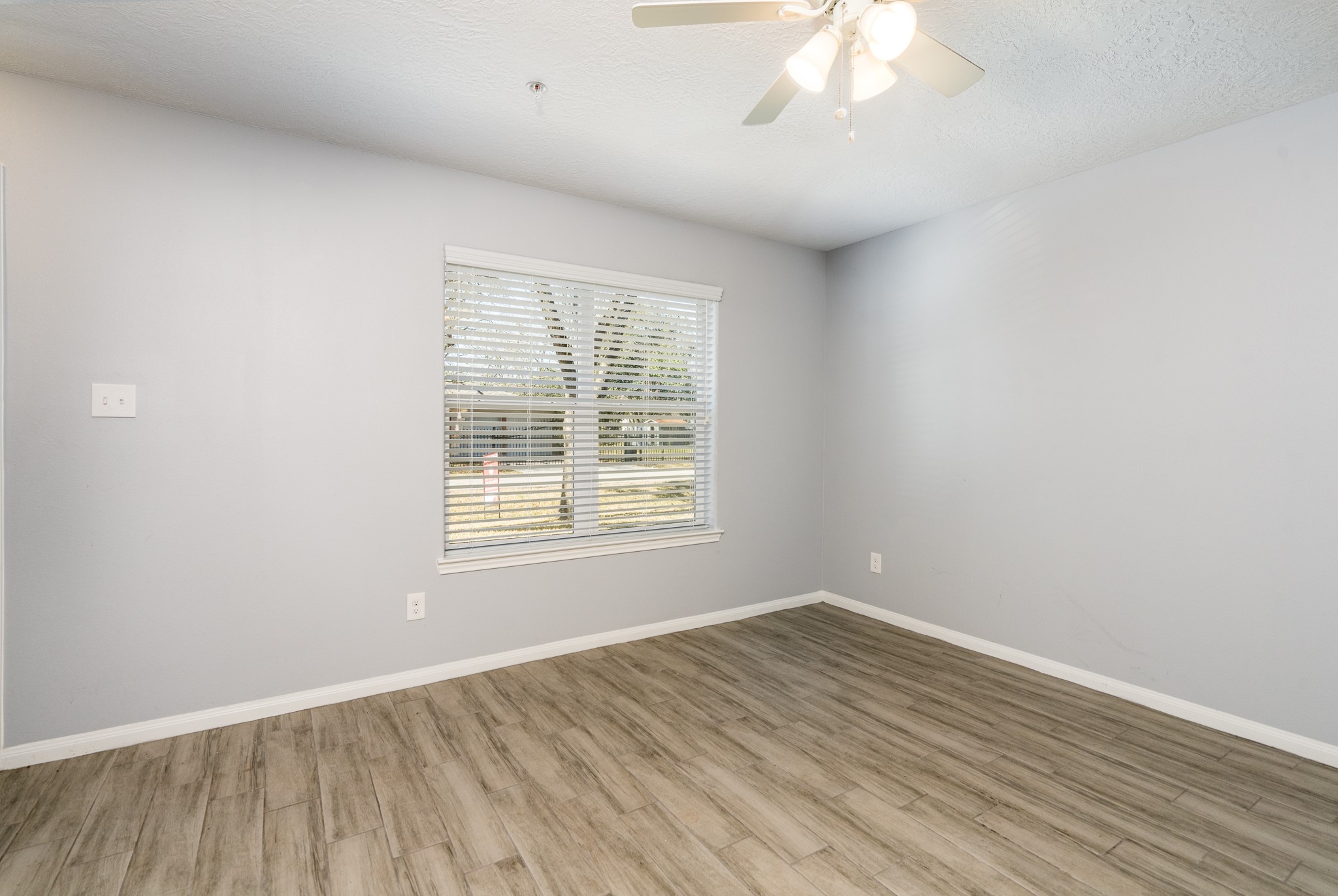 207 North Poplar Street, Unit B Tomball, TX 77375 - Photo 12 of 21
